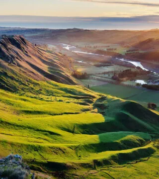 New Zealand Mountains - Cadillac Travel