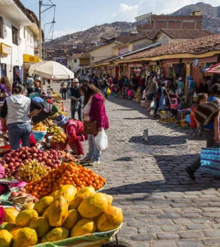 Marketplace in Peru - Cadillac Travel