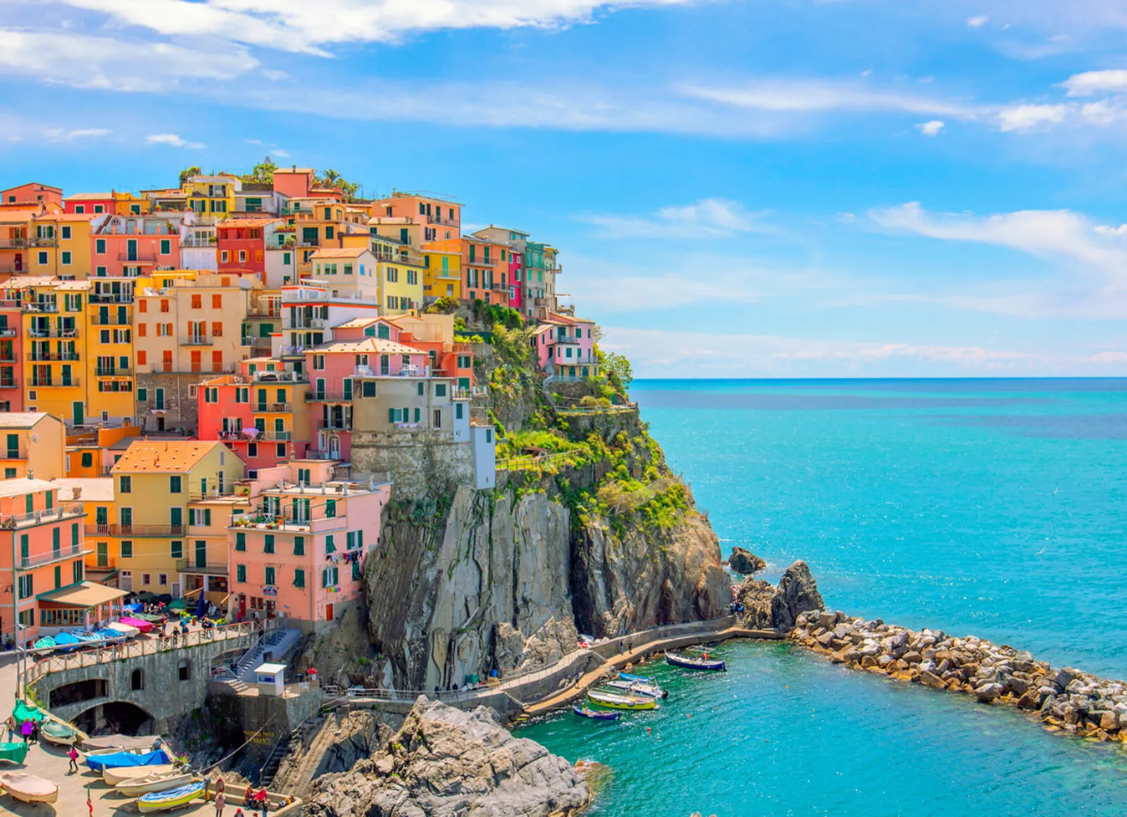Multi-coloured houses on the coast - Cadillac Travel, Detroit, MI